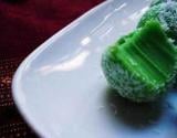 Truffes au pandan et à la noix de coco