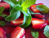 Fraises au vinaigre balsamique parfumées à la menthe