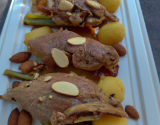 Canard farci aux abats de volaille, amandes et échalotes