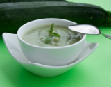 Velouté froid de courgettes au basilic