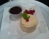 Blanc manger et coulis de fruits rouges