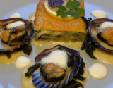 Millefeuilles de cabillaud, moules et Saint-Jacques au fromage