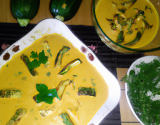 Copeaux de courgettes, crème fouettée au curry