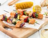 Brochettes de saumon de Norvège et ses petits légumes du soleil