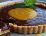 Tarte chocolat gingembre, coulis de mangue