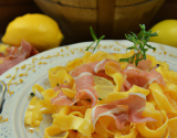 Tagliatelle au citron, jambon cru ou speck et ruguette