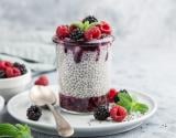 Pudding aux graines de chia et fruits rouges