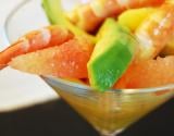 Coupe fraicheur : mangue, pamplemousse, avocat, crevettes, vinaigrette à la mangue