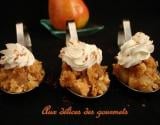 Poires en crumble de noisettes et chantilly au cacao maison