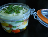 Verrine de légumes grillés au fromage blanc aromatisé à l'avocat