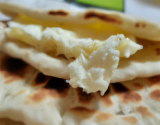 Naans au fromage traditionnels