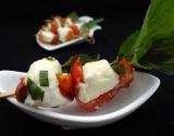 Brochettes tomates - mozzarella aux herbes