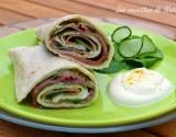 Wraps au jambon de Parme et concombre, sauce yaourt citron vert-curry