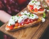 Trio de Bruschettas à la tomate, burrata, féta ou Parmesan