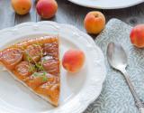 Tartelette aux abricots, thym et amandes