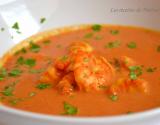 Soupe de tomates aux gambas, épicée au massalé