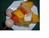 Brochettes de fruits exotiques