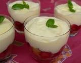 Tiramisu fraises-pêche basilic version verrine.