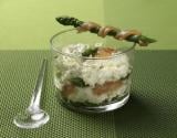 Verrine crabe-asperges au saumon fumé et son gressin d'asperge