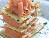 Millefeuilles de parmesan et saumon fumé