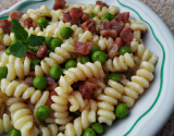 Fusilli aux petits pois et bacon