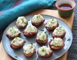 Bouchées apéro : quetsches et fromage de chèvre à la ciboulette