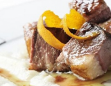 Canard laqué au caramel de fructose et confiture d'oranges de Séville, purée de navets