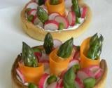 Tartelettes au St Môret et petits légumes de printemps