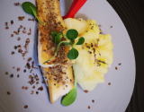 Filet de rouget à l'huile de sésame et purée maison, céleri et pomme de terre