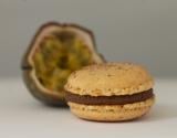 Macaron chocolat au lait- fruits de la passion