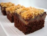 Carrés moelleux choco-poires-ganache, crumble aux amandes