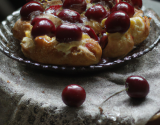 Tarte aux cerises profiteroles