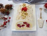 Bûche roulée à la ricotta, framboises et pistaches