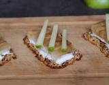 Croustillant de quinoa au Saint-Agur, céleri-rave au balsamique et pomme Granny sur crème au Carré Frais