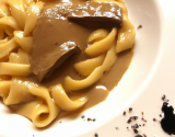 Pâtes d'alsace au foie gras sauce à la truffe