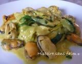 Tagliatelles de courgettes et moules au lait de coco et curcuma