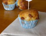 Muffins sans beurre à la compote, fève tonka et pépites de Pralinoise