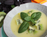 Soupe fraîche de melon et kiwi, parfum de basilic