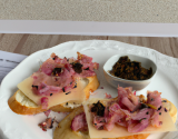 Toasts au jambon de Parme et tapenade