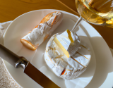 Blanc de pintadeau au camembert et huile de Tahïti