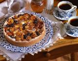 Tarte aux fruits secs, abricots et dattes