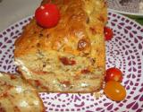 Cake tomate séchées, feta, noisettes