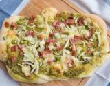 Pizza pesto jambon et oignons