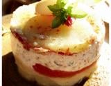 Millefeuille de pommes de terre, tomates confites, crème d'ail et crème de sardine