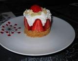 Fraises chantilly-vanille et sa génoise aux palets bretons