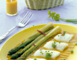 Feuilletés de cabillaud à la mangue et aux asperges vertes