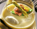 Velouté d'asperge aux petits légumes et poulet