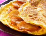 Omelette agrémentée de pommes de terre