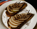 Tartines aux poires et au chocolat