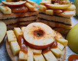 Pommes au coulis de coing épicé sur brioche